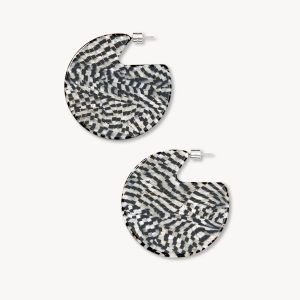 Clare Earrings in Perle Noir