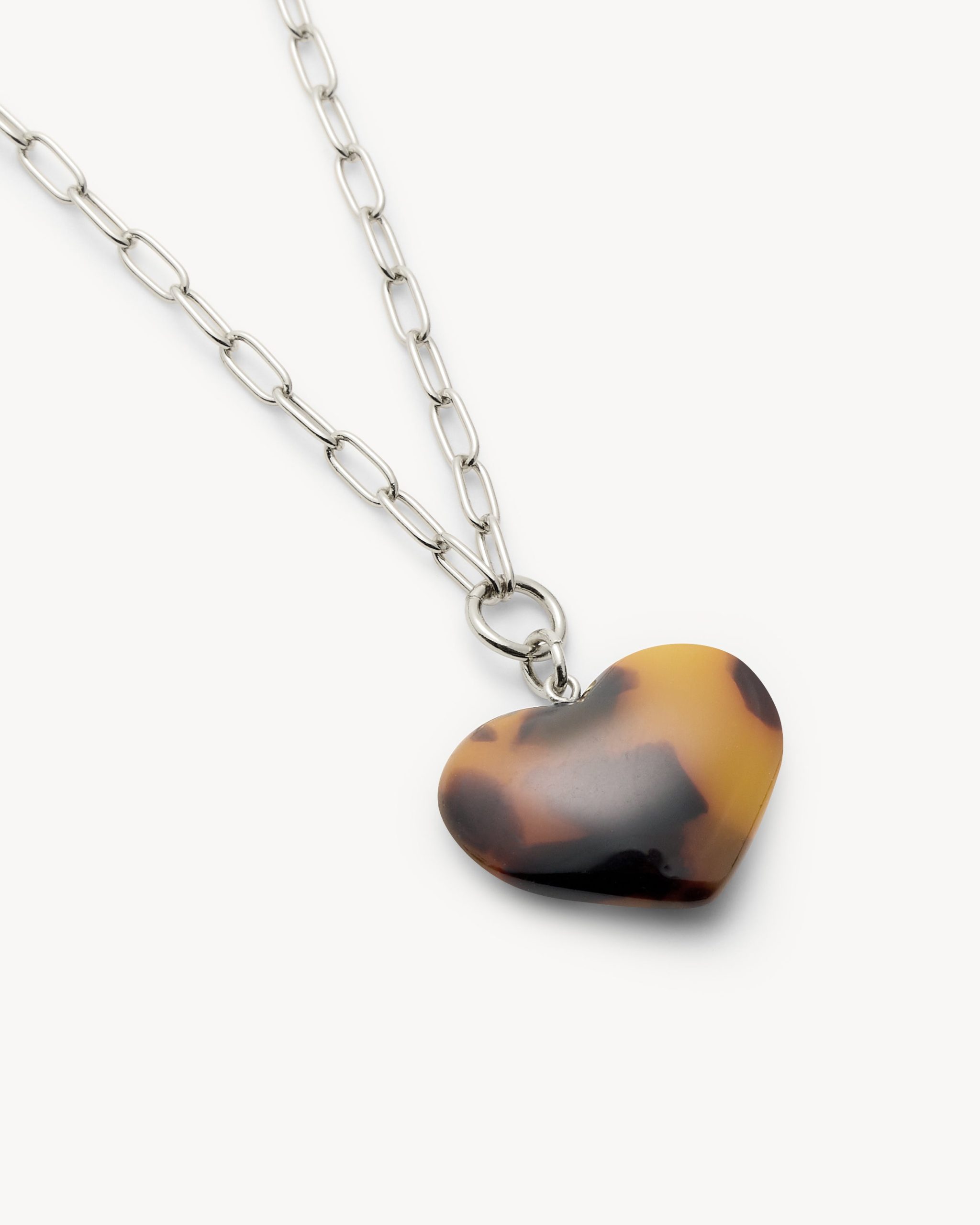 Midi Heart Pendant Necklace in Classic Tortoise - Image 4
