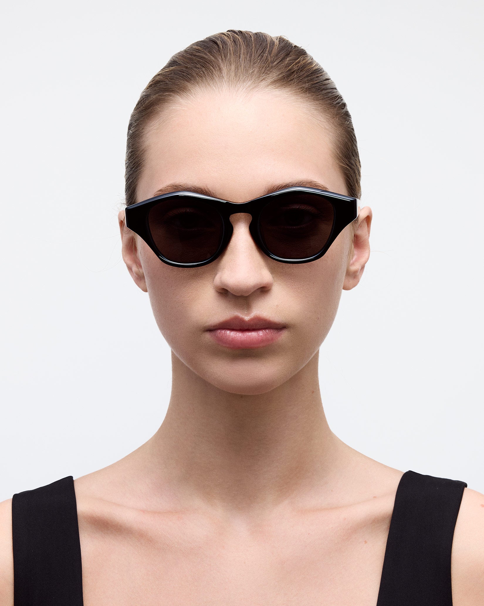Olympia Sunglasses in Blonde Tortoise - Image 5