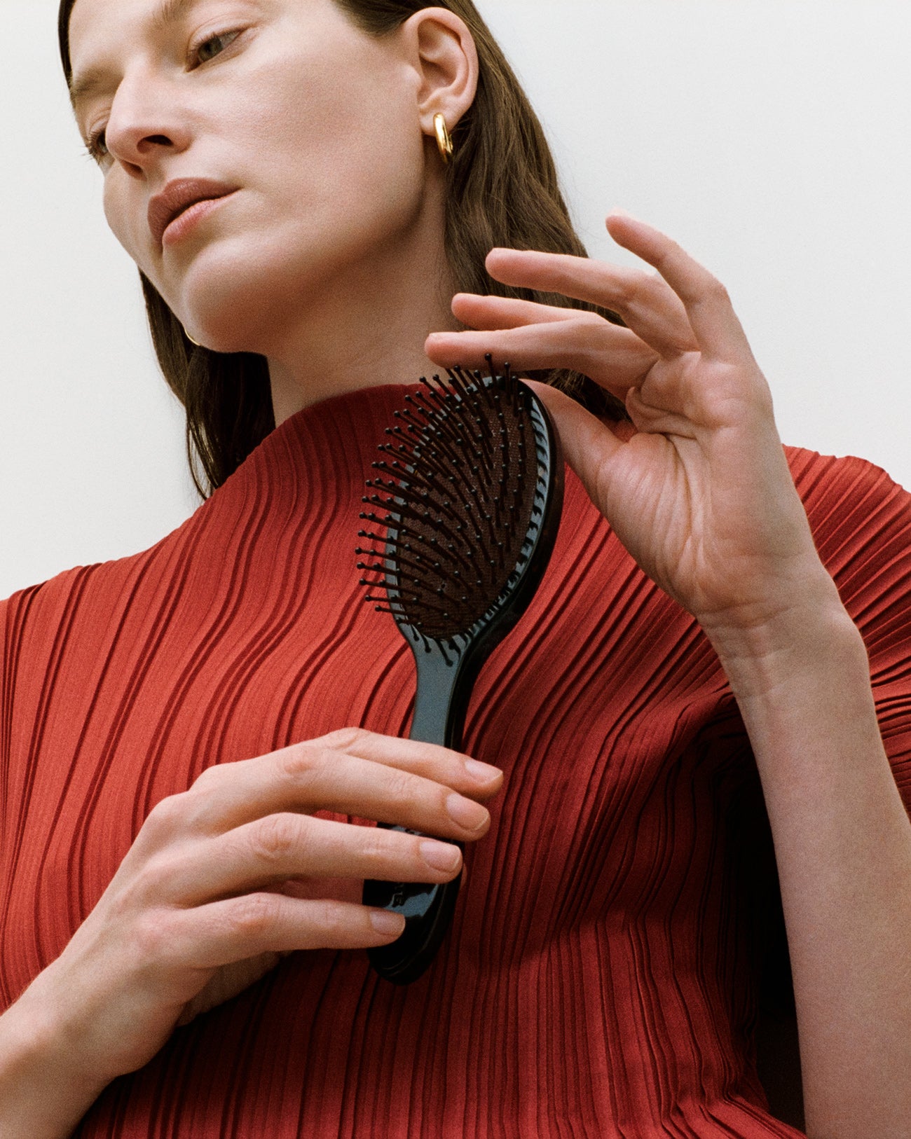 Everyday Detangling Hair Brush in Classic Tortoise - Image 4