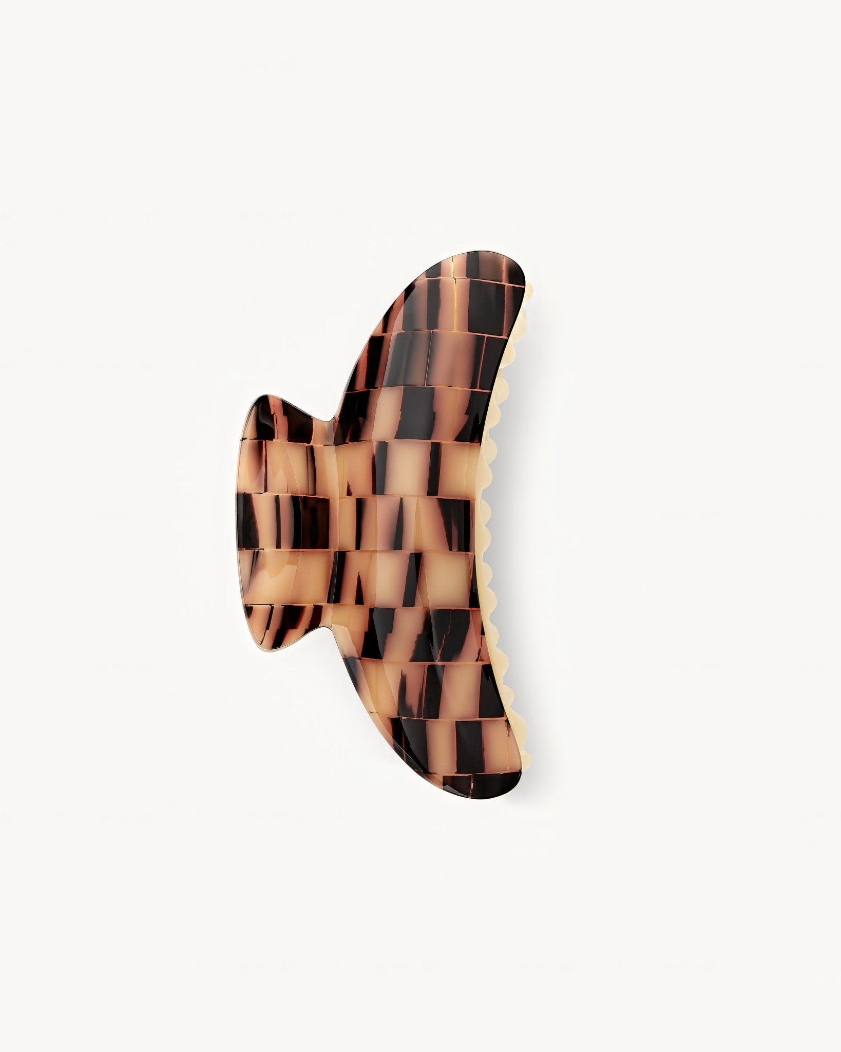 Grande Heirloom Claw in Blonde Checker