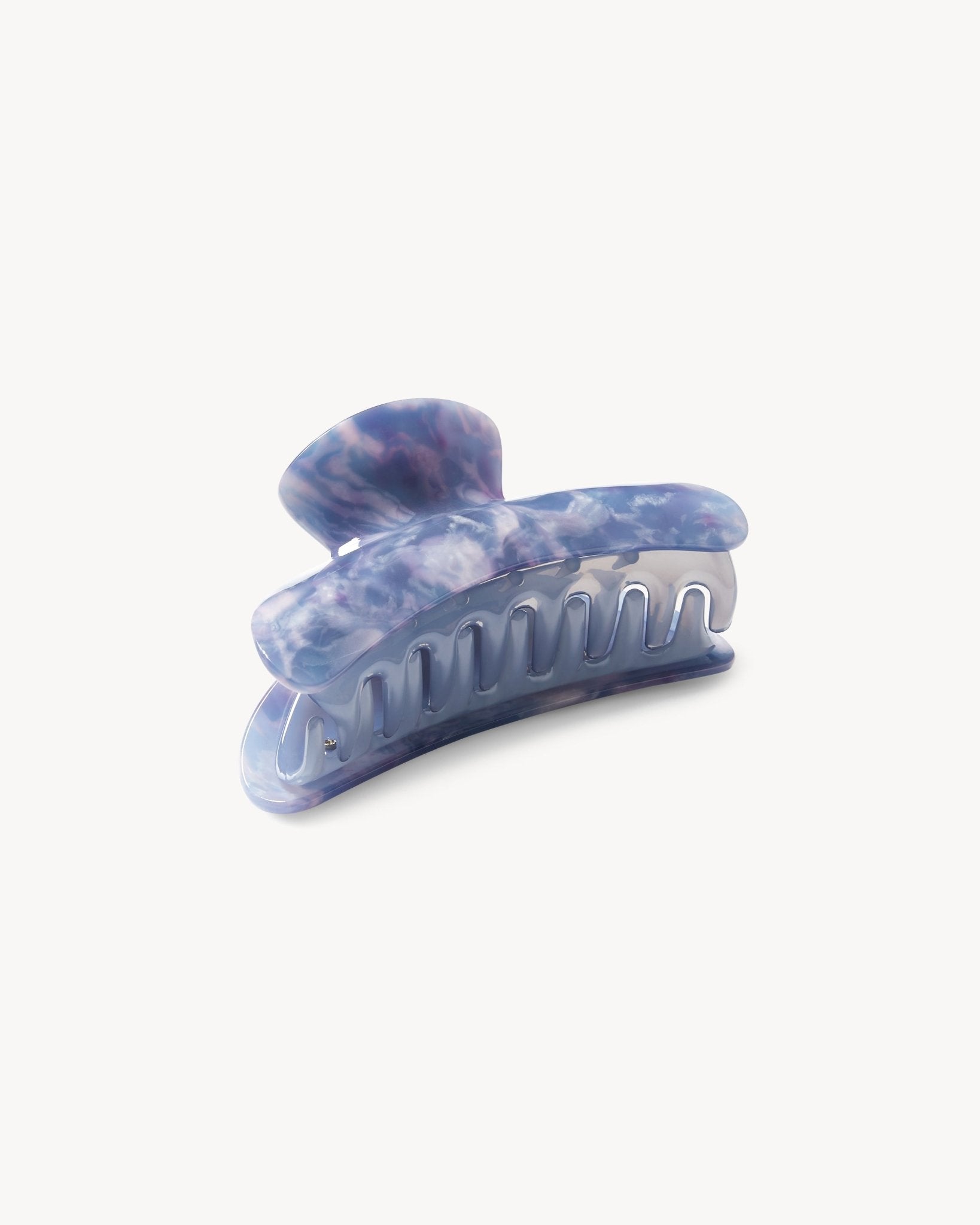 Grande Heirloom Claw in Cosmic Blue - Image 3
