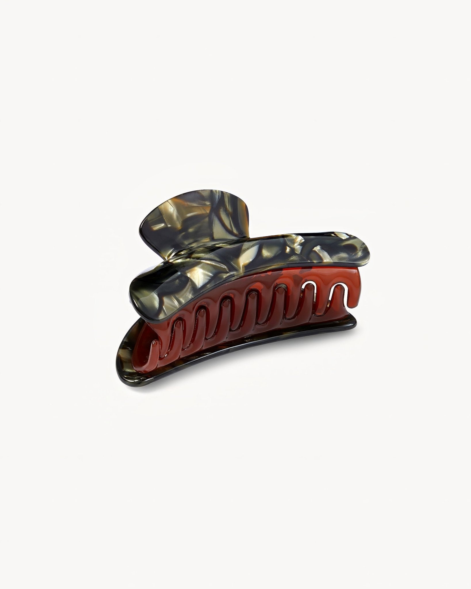 Grande Heirloom Claw in Midnight Horn - Image 3