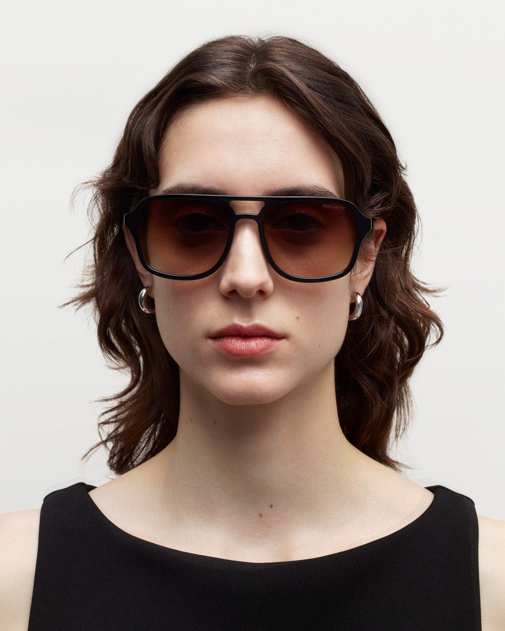 Jane Sunglasses in Classic Tortoise - Image 5