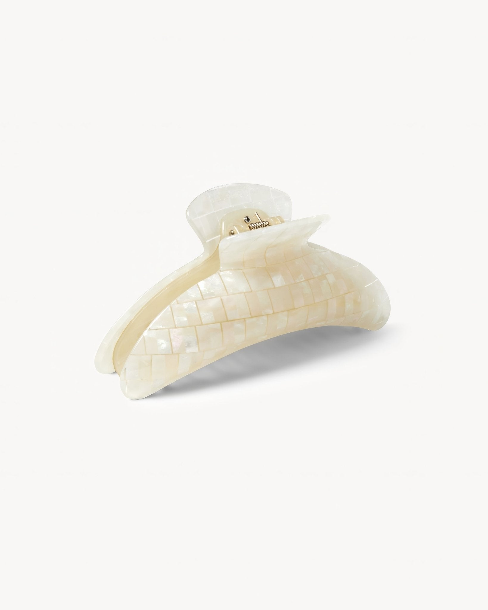 Jumbo Heirloom Claw in Opalite Shell Checker - Image 2