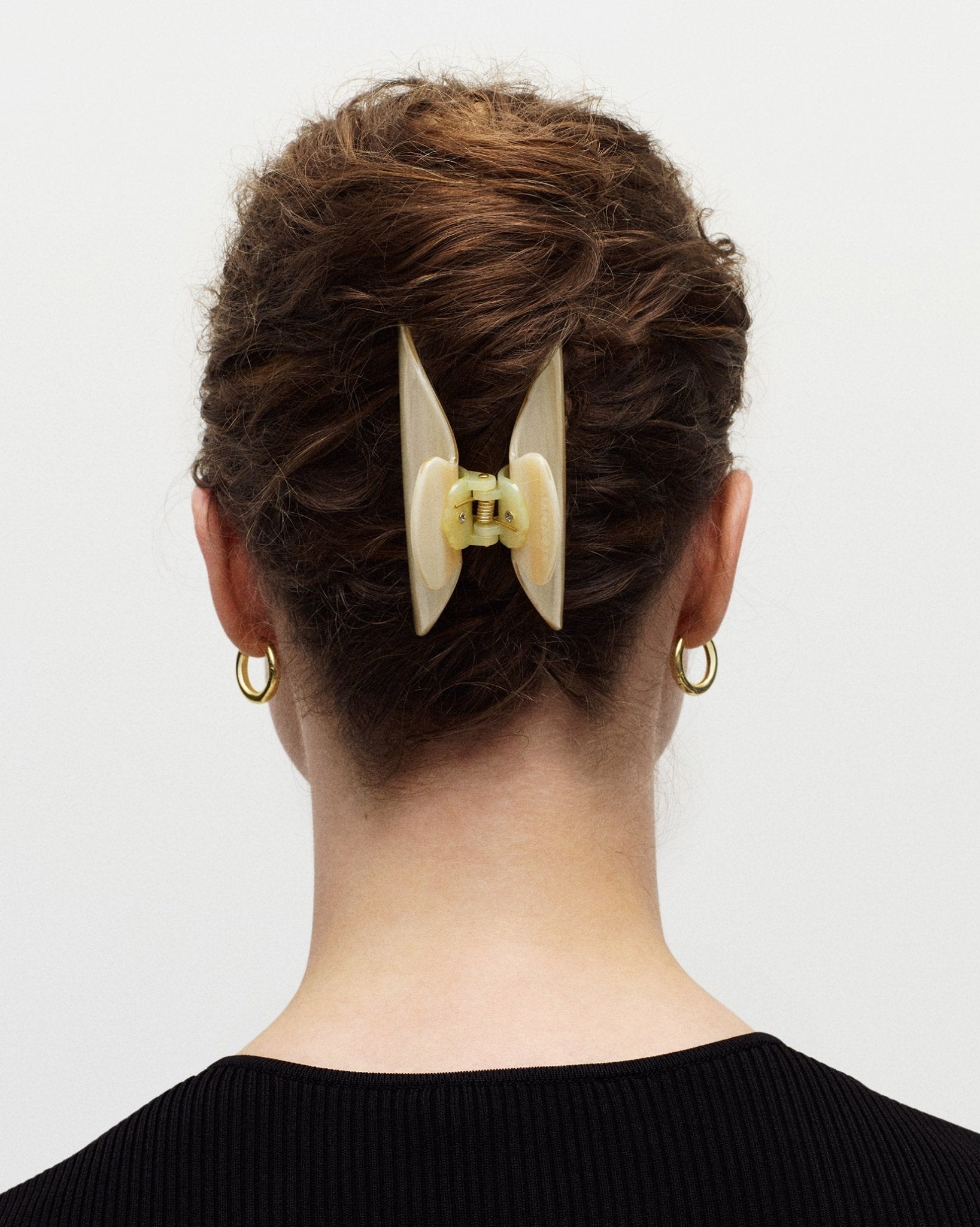 Midi Heirloom Claw in Midnight Horn - Image 4