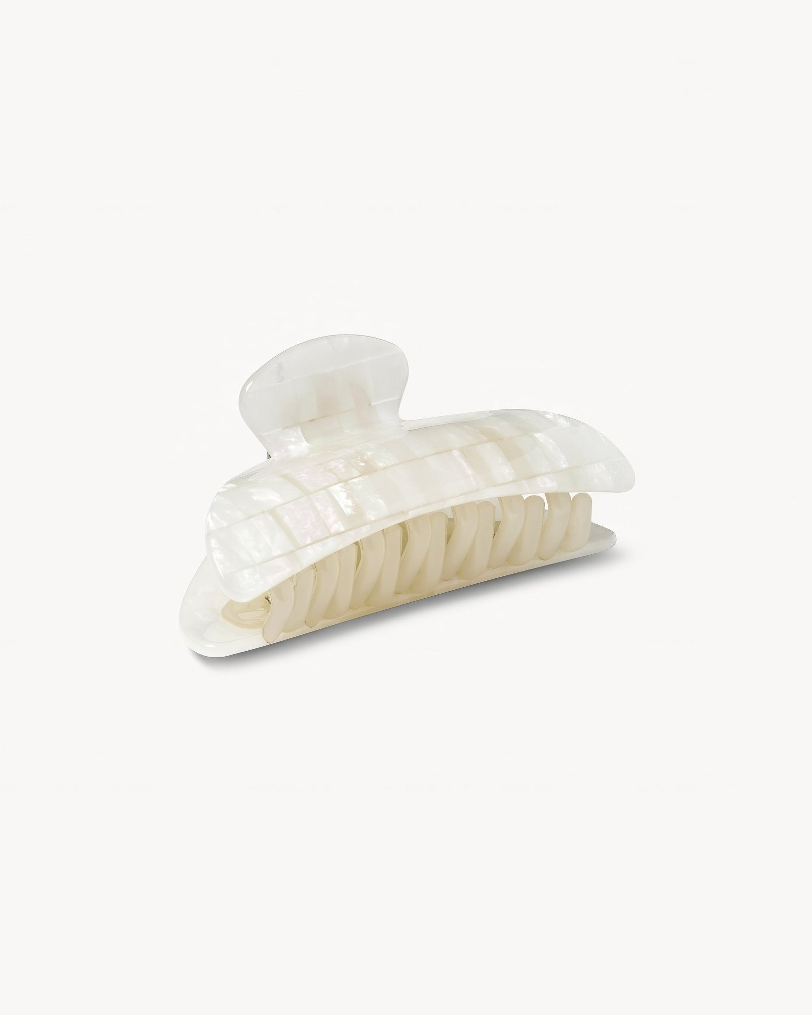 Midi Heirloom Claw in Opalite Shell Checker - Image 3