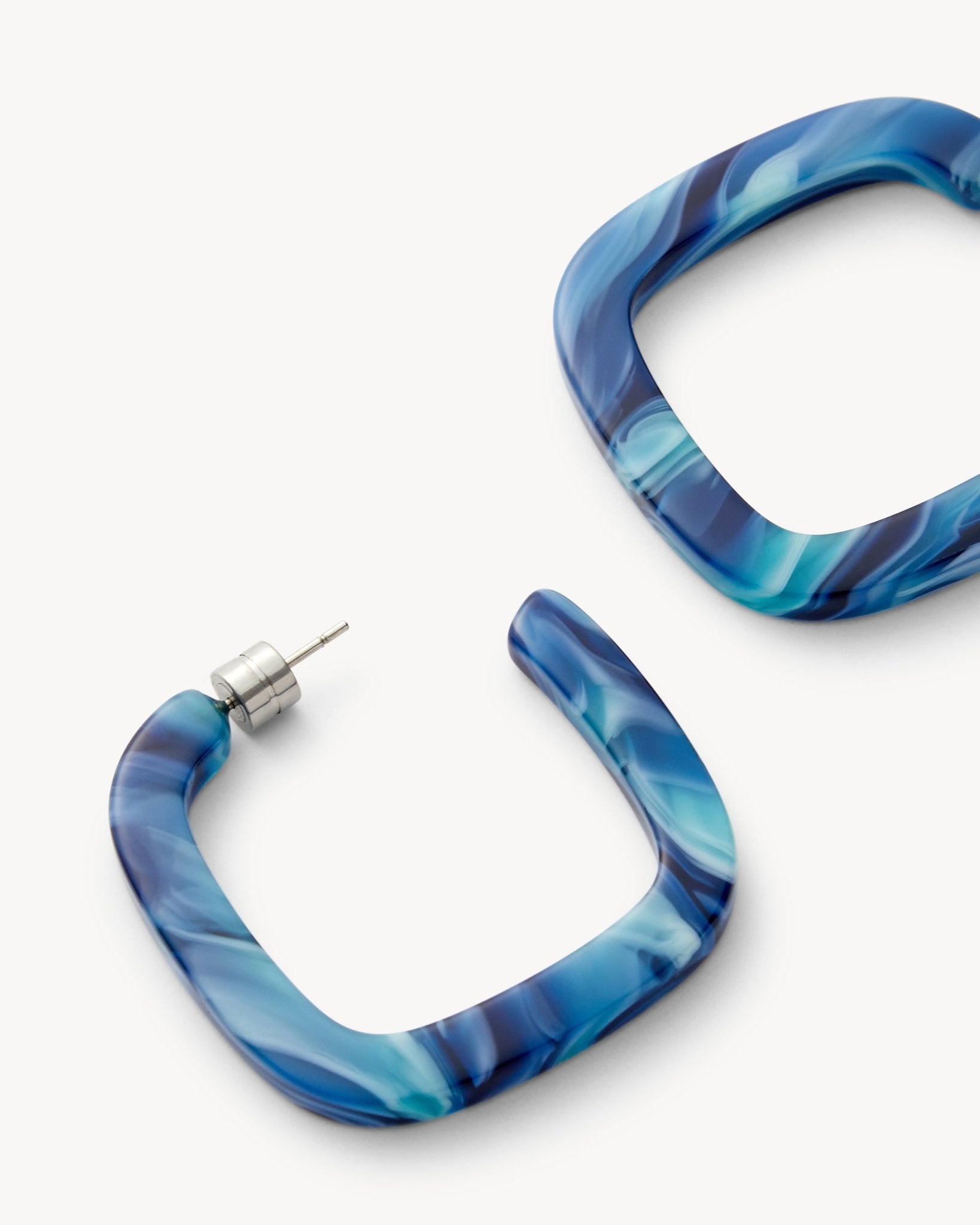 Midi Square Hoops in Capri - Image 2