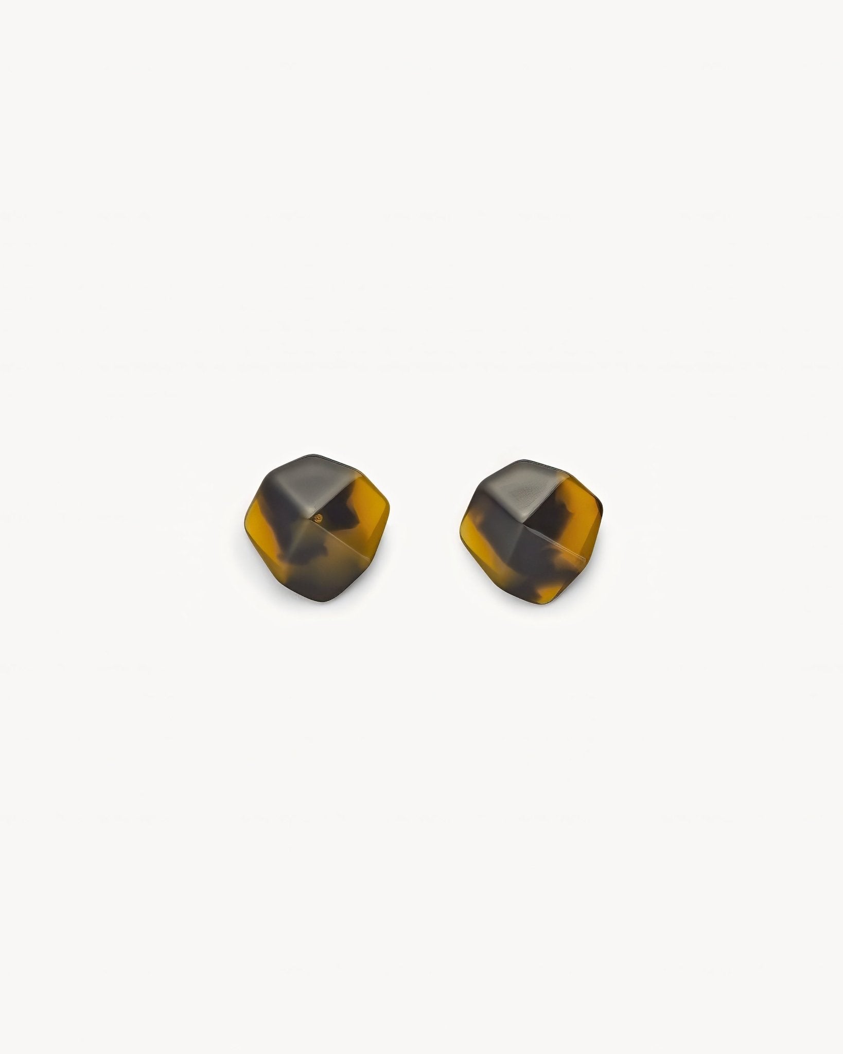 Mini Sculpture Studs in Classic Tortoise