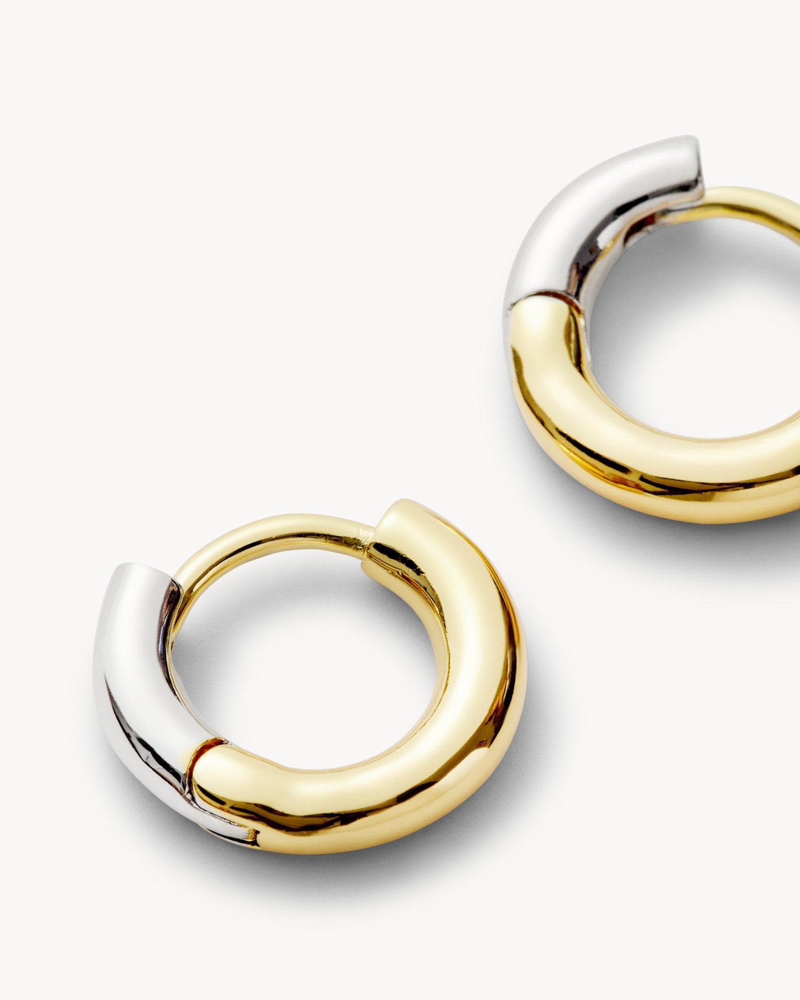 Perfect Huggies in 3/4 Gold - Image 2