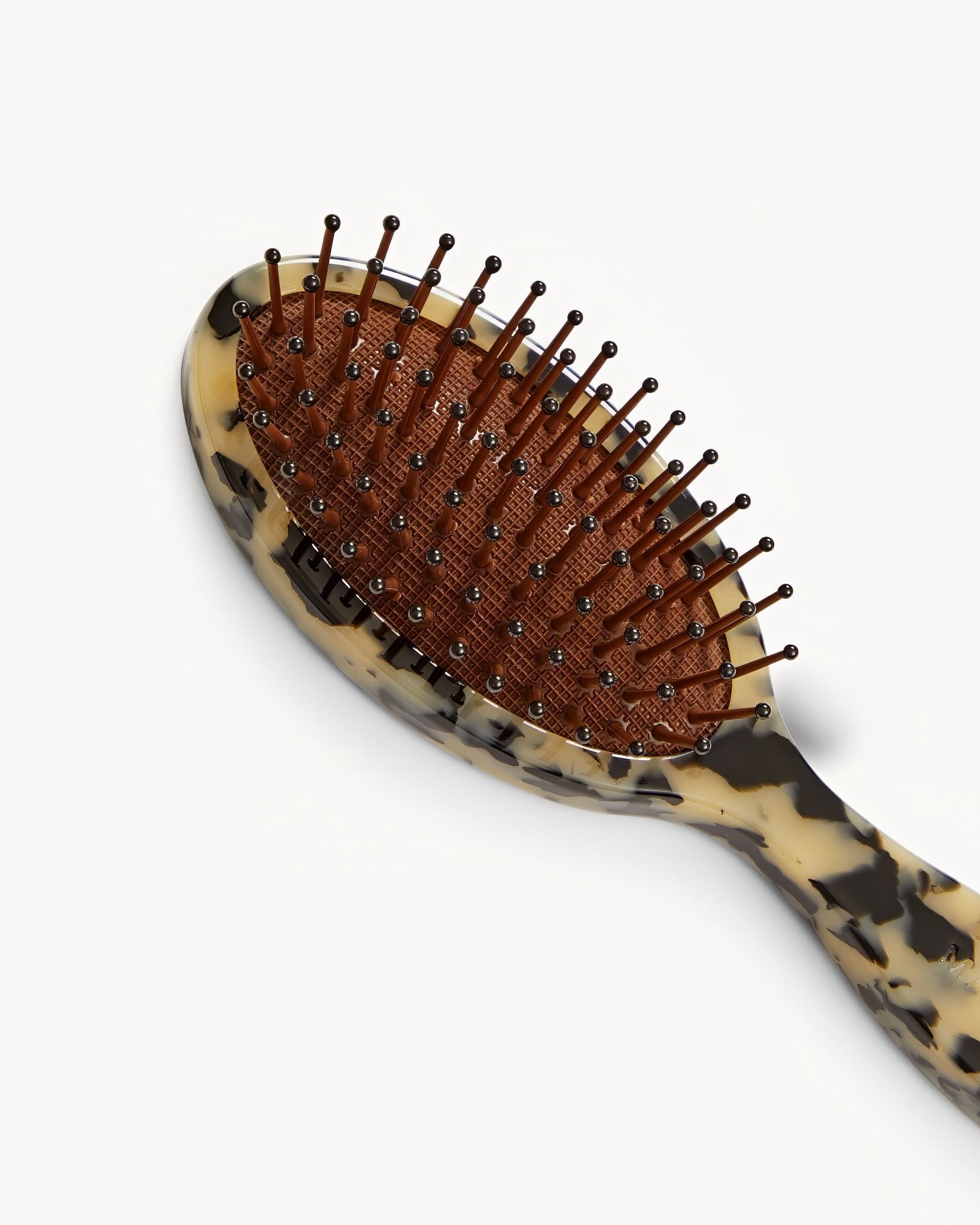 Travel Detangling Hair Brush in Blonde Tortoise - Image 2