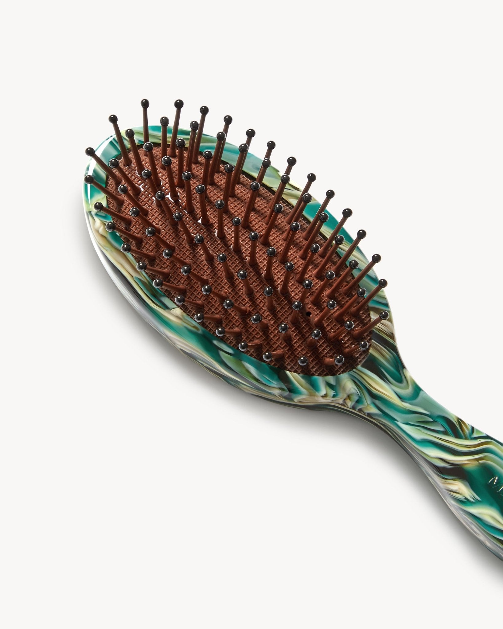 Travel Detangling Hair Brush in Stromanthe - Image 2